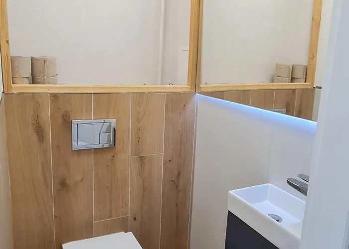 Nowoczesny Jasny Nad Jeziorem דירה שצ'צ'ינק