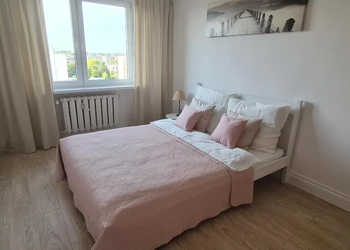 Nowoczesny Jasny Nad Jeziorem דירה שצ'צ'ינק